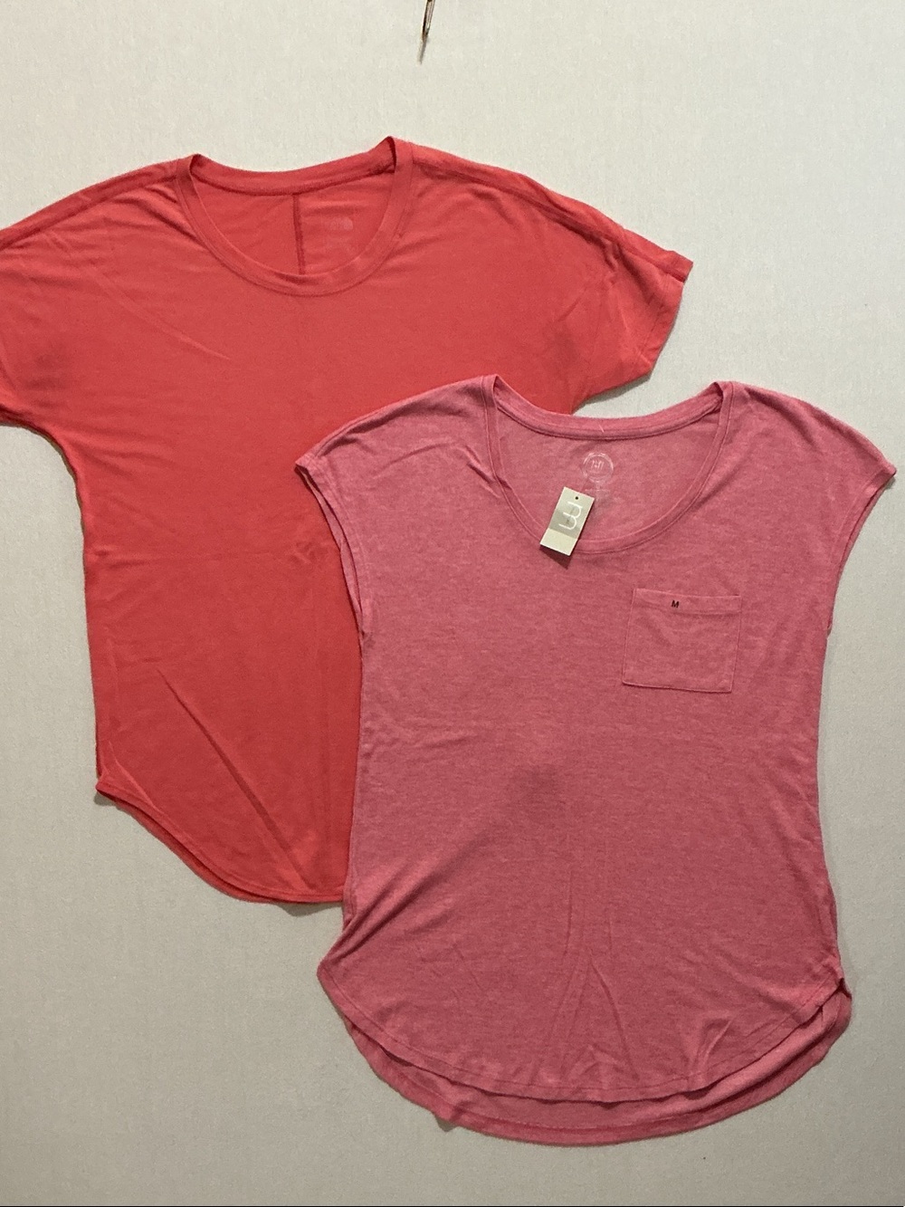 The North Face Women's Short Sleeve Scoop Neck Tee Duo - Coral & Dusty Rose